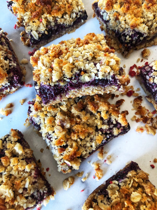Vanilla Bean Berry Crumble Bars | Emmy’s Organics